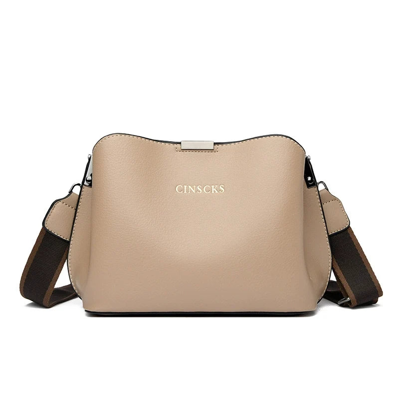 Bolsa transversal de luxo leve para mulheres 2024 nova bolsa de ombro fashion couro macio grande capacidade bolsa casual feminina