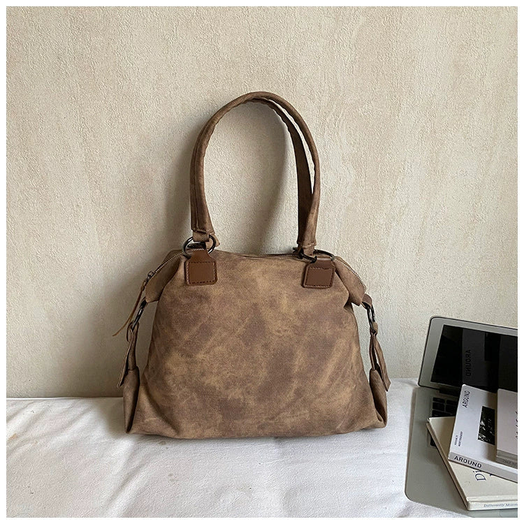 Bolsa Feminina Retrô da Moda com Rebites - Novo Estilo 2026, Bolsa de Ombro Estilosa, Bolsa Tote Minimalista de Grande Capacidade para Exportação.