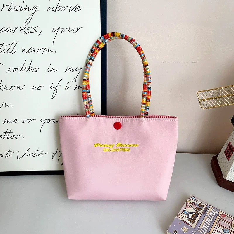 Bolsa Fofa e Elegante - Bolsa Tote Feminina, Fashion, Portátil e Versátil - Perfeita para Retocos de Maquiagem, Prática para Passeios, Design Exclusivo, Disponível para Atacado.