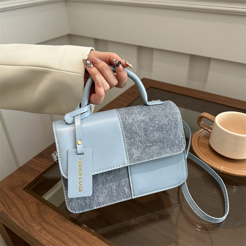 Bolsa pequena de design de nicho para mulheres 2024 inverno nova moda bolsa quadrada pequena de alto valor bolsa de ombro.