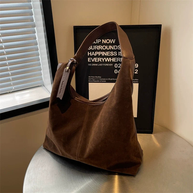 Bolsa de ombro versátil e de grande capacidade para mulheres, estilo retrô casual, para o dia a dia, 2024.