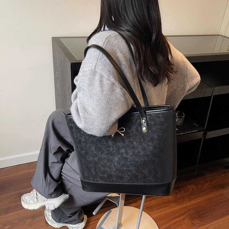 Bolsa de Ombro Retrô de Grande Capacidade Feminina Outono/Inverno 2025, Nova Coleção, Moda Casual, Bolsa de Ombro de Nicho, Bolsa Tote para Trabalho