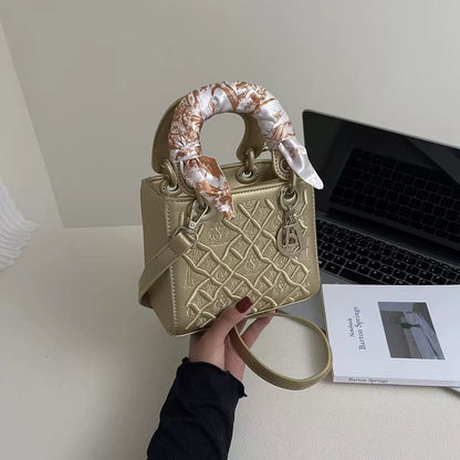Bolsa Princesa Diana com Bordado Pesado, Nova Moda, Bolsa de Seda, Bolsa de Ombro de Alta Qualidade para Mulheres