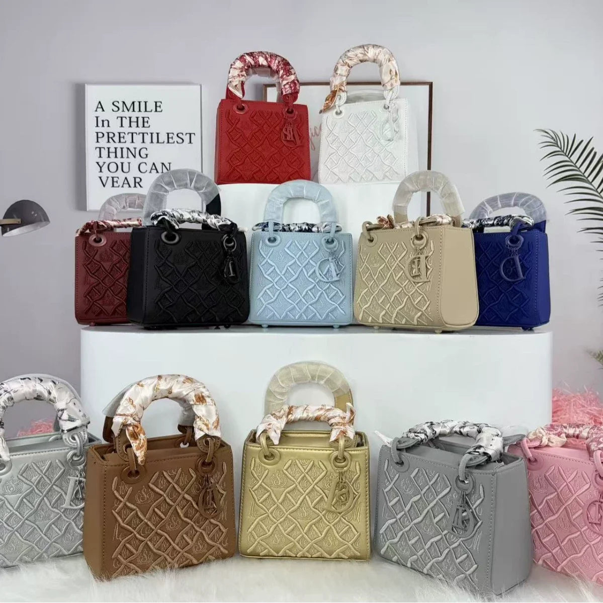 Bolsa Princesa Diana com Bordado Pesado, Nova Moda, Bolsa de Seda, Bolsa de Ombro de Alta Qualidade para Mulheres