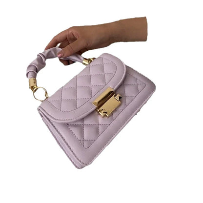 Bolsas femininas versáteis da moda 2024, bolsa transversal com corrente, estilo coreano popular, bolsa pequena quadrada, estilo influencer.