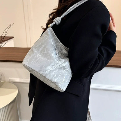 Bolsa de ombro casual feminina, versátil e charmosa. Bolsa tiracolo para o trabalho, elegante e ideal para o dia a dia. Bolsa de axila versátil para atacado.