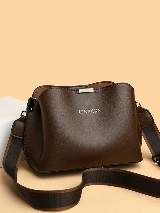 Bolsa transversal de luxo leve para mulheres 2024 nova bolsa de ombro fashion couro macio grande capacidade bolsa casual feminina