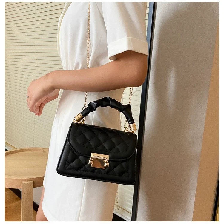 Bolsas femininas versáteis da moda 2024, bolsa transversal com corrente, estilo coreano popular, bolsa pequena quadrada, estilo influencer.