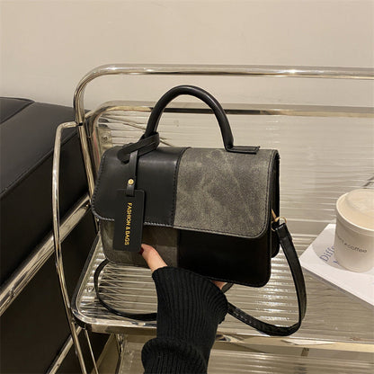 Bolsa pequena de design de nicho para mulheres 2024 inverno nova moda bolsa quadrada pequena de alto valor bolsa de ombro.