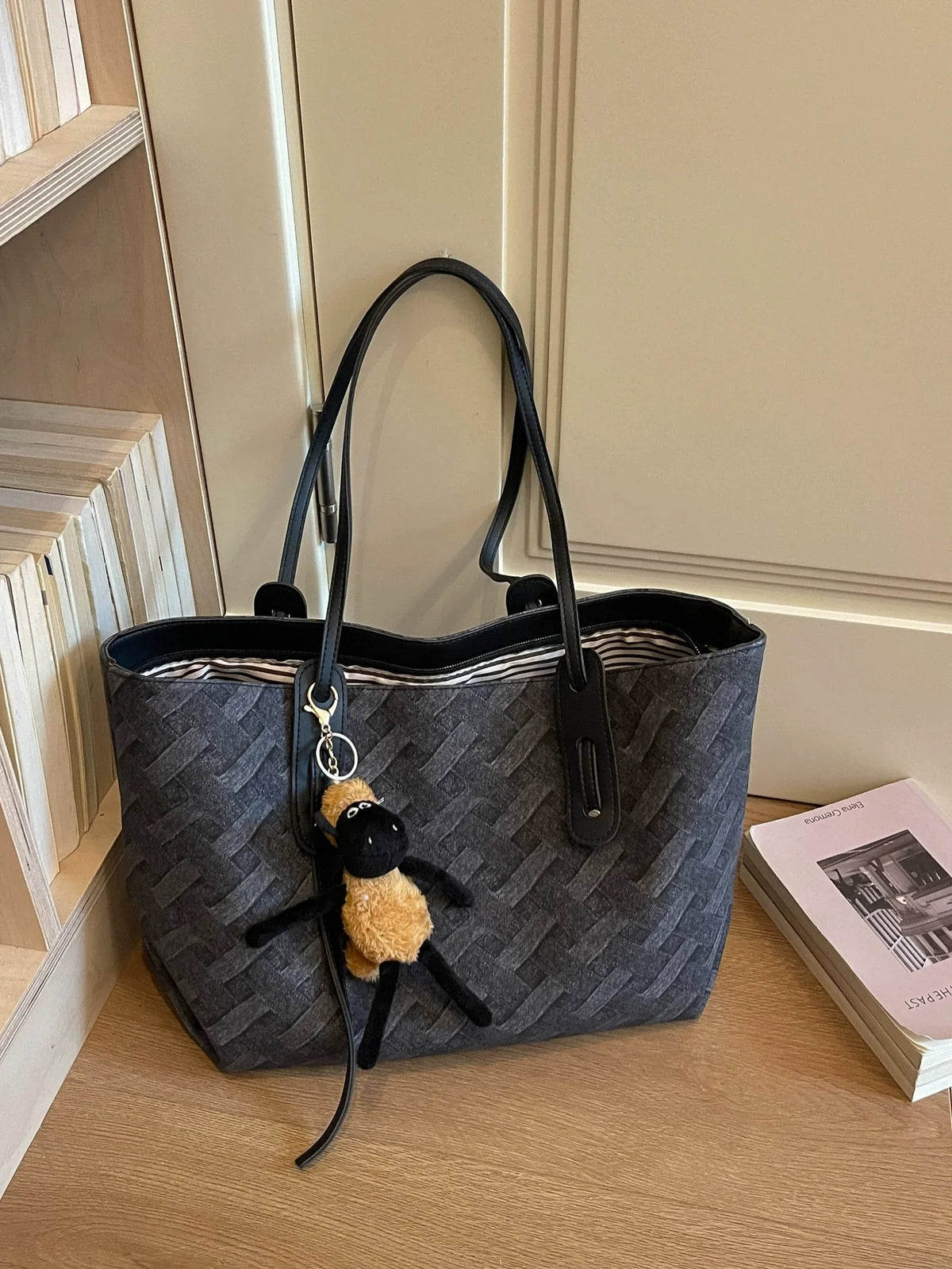 Bolsa de Ombro Casual Color Block da Moda 2026 - Bolsa Tote Estilosa e Espaçosa para o Trabalho, Escola e Uso Diário.