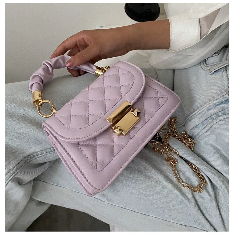 Bolsas femininas versáteis da moda 2024, bolsa transversal com corrente, estilo coreano popular, bolsa pequena quadrada, estilo influencer.
