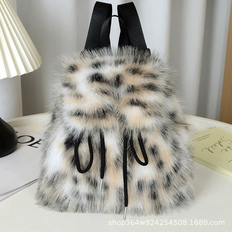 Mochila 2025 Nova Imitação de Pele de Raposa Feminina Estudante Universitária Casual com Cordão, Fecho Magnético e Grande Capacidade para Mulheres