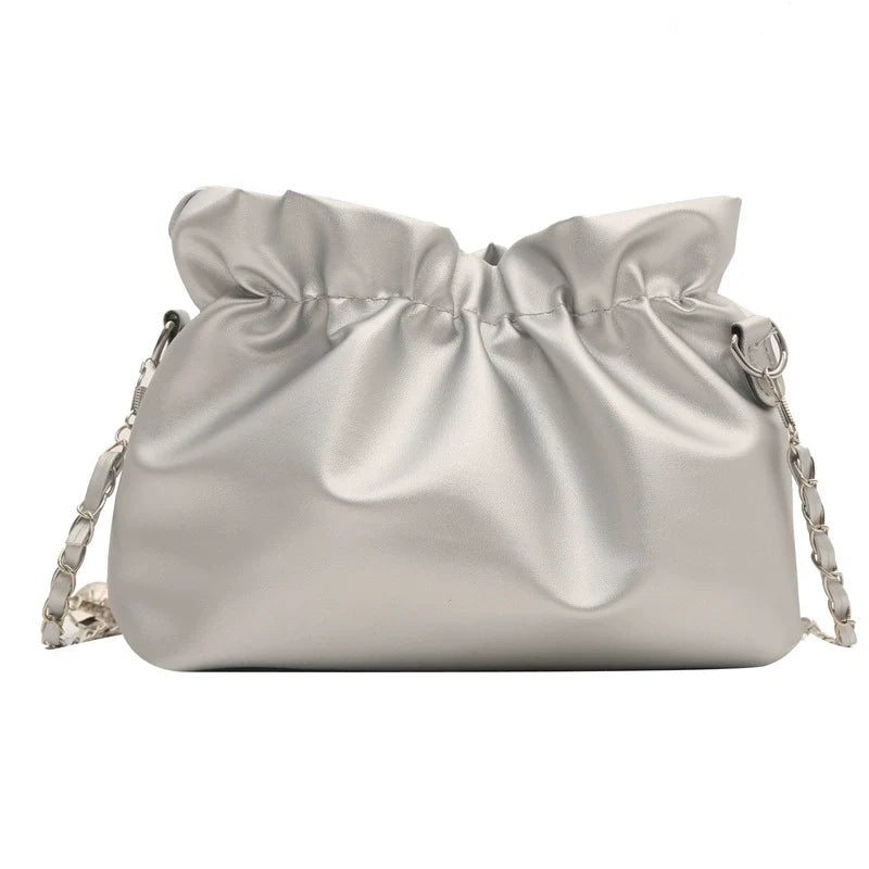 Bolsa de textura de nicho para mulheres 2024 nova bolsa de ombro versátil de verão com corrente transversal bolsa de nuvem plissada de alta qualidade.