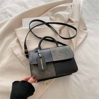 Bolsa pequena de design de nicho para mulheres 2024 inverno nova moda bolsa quadrada pequena de alto valor bolsa de ombro.