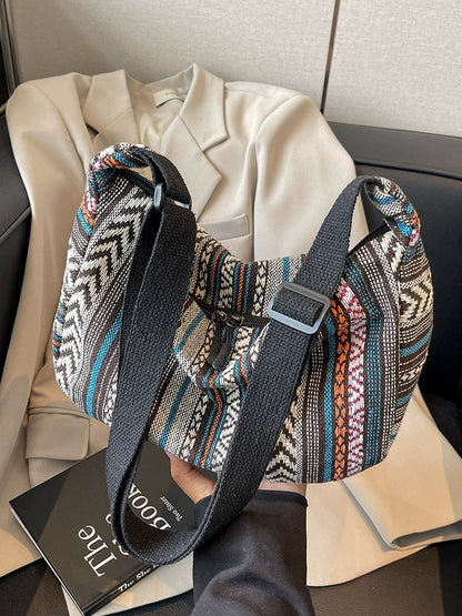 Bolsa étnica de grande capacidade, estilo novo e moderno de 2024, bolsa transversal tipo dumpling, estilo retrô versátil, bolsa de ombro feminina.