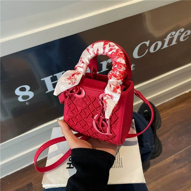Bolsa Princesa Diana com Bordado Pesado, Nova Moda, Bolsa de Seda, Bolsa de Ombro de Alta Qualidade para Mulheres