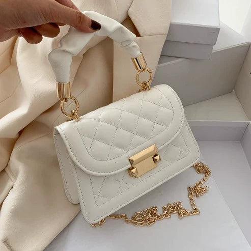 Bolsas femininas versáteis da moda 2024, bolsa transversal com corrente, estilo coreano popular, bolsa pequena quadrada, estilo influencer.