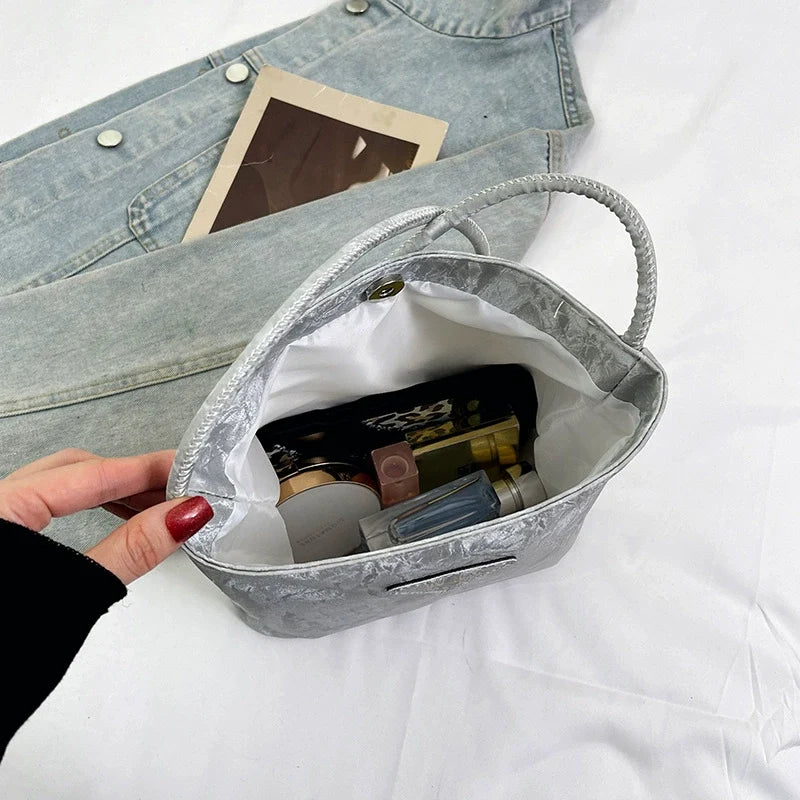 Bolsa de ombro casual feminina, versátil e charmosa. Bolsa tiracolo para o trabalho, elegante e ideal para o dia a dia. Bolsa de axila versátil para atacado.