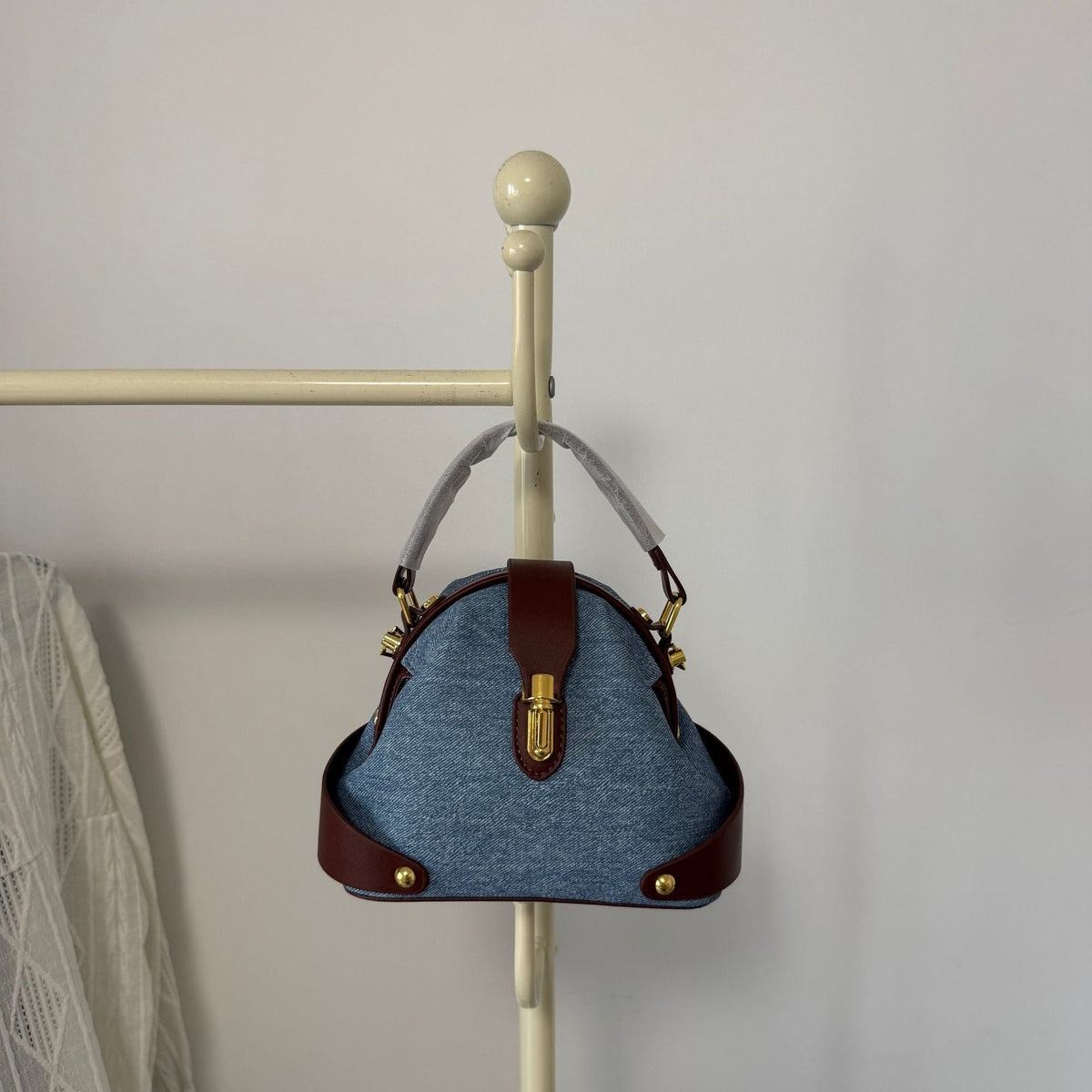 Bolsas femininas de luxo transfronteiriças 2026: Nova tendência, bolsa de mão e transversal versátil e moderna com textura simples e alça de ombro.