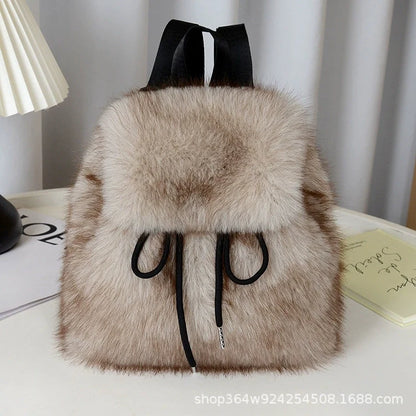 Mochila 2025 Nova Imitação de Pele de Raposa Feminina Estudante Universitária Casual com Cordão, Fecho Magnético e Grande Capacidade para Mulheres