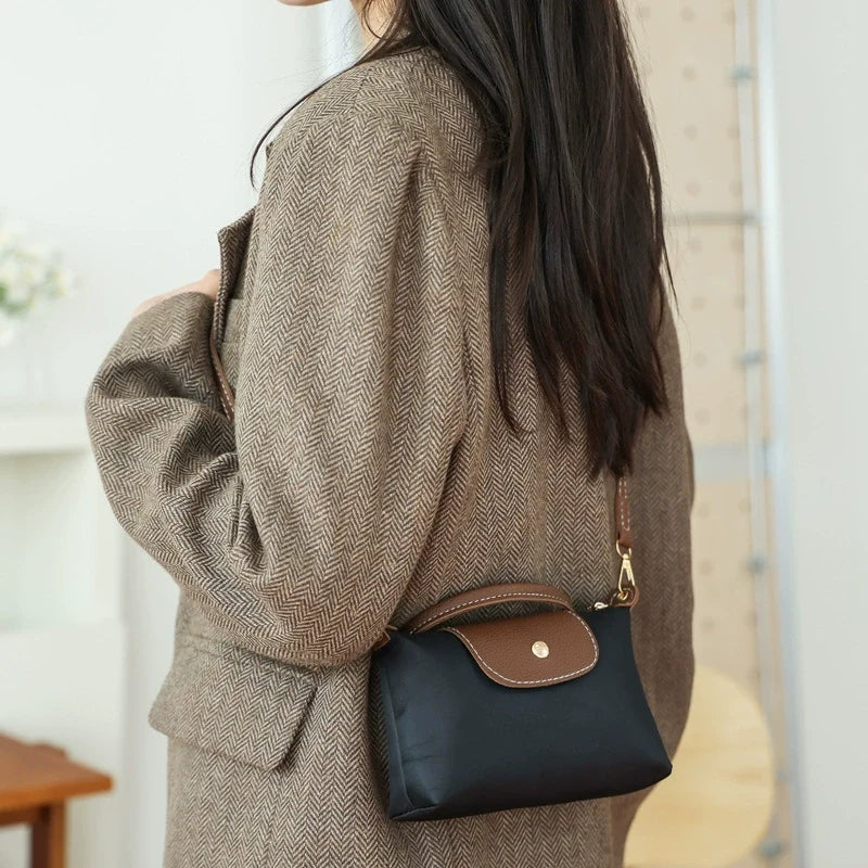 Nova Bolsa Dumpling de Nylon 2026 - Bolsa Transversal Feminina para Fornecimento Internacional - Bolsa Mini Quadrada Casual e Versátil para o Dia a Dia