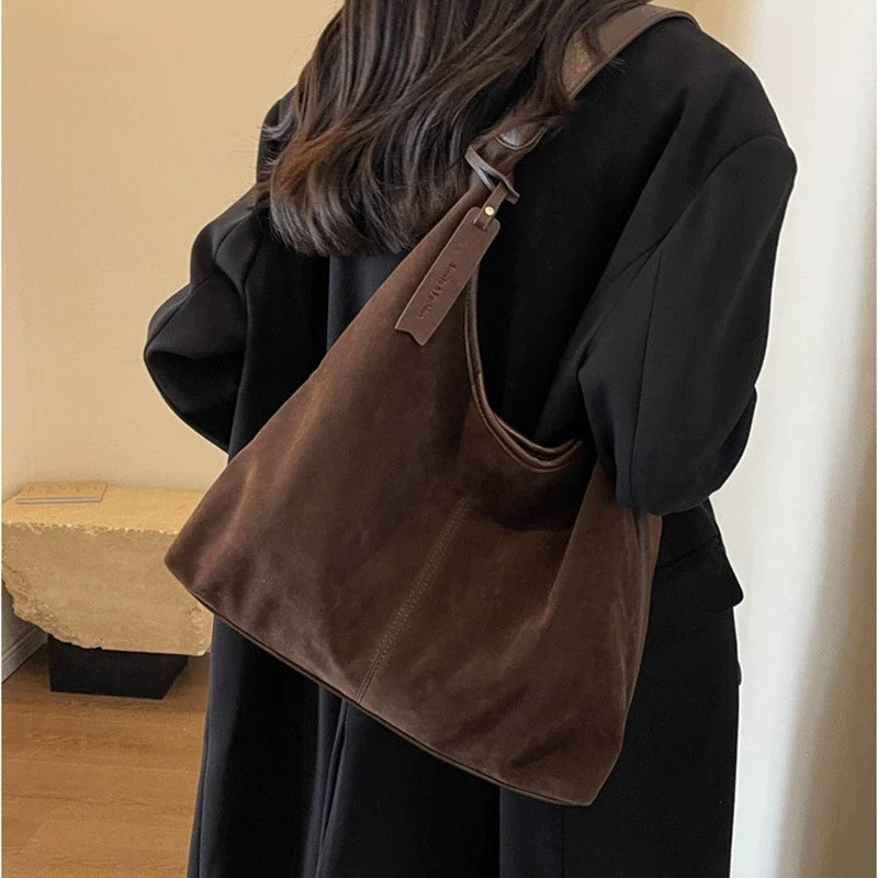 Bolsa de ombro versátil e de grande capacidade para mulheres, estilo retrô casual, para o dia a dia, 2024.
