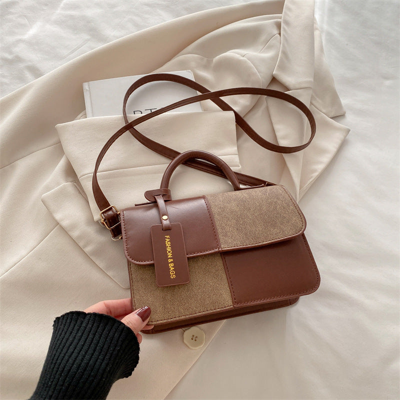 Bolsa pequena de design de nicho para mulheres 2024 inverno nova moda bolsa quadrada pequena de alto valor bolsa de ombro.
