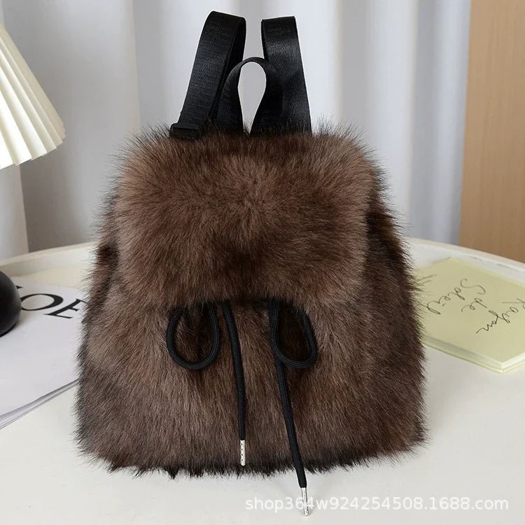 Mochila 2025 Nova Imitação de Pele de Raposa Feminina Estudante Universitária Casual com Cordão, Fecho Magnético e Grande Capacidade para Mulheres