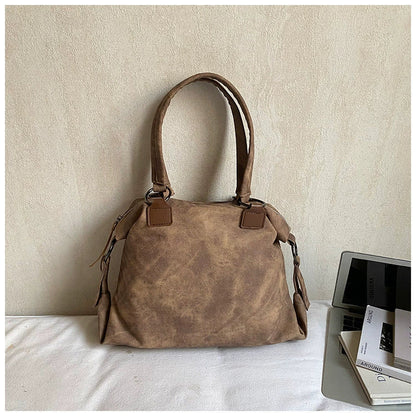 Bolsa Feminina Retrô da Moda com Rebites - Novo Estilo 2026, Bolsa de Ombro Estilosa, Bolsa Tote Minimalista de Grande Capacidade para Exportação.