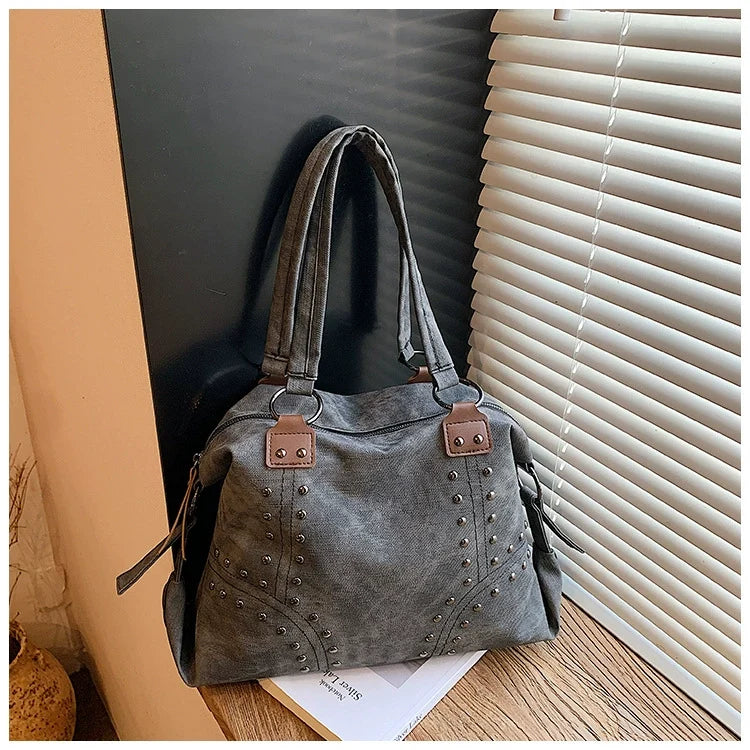 Bolsa Feminina Retrô da Moda com Rebites - Novo Estilo 2026, Bolsa de Ombro Estilosa, Bolsa Tote Minimalista de Grande Capacidade para Exportação.