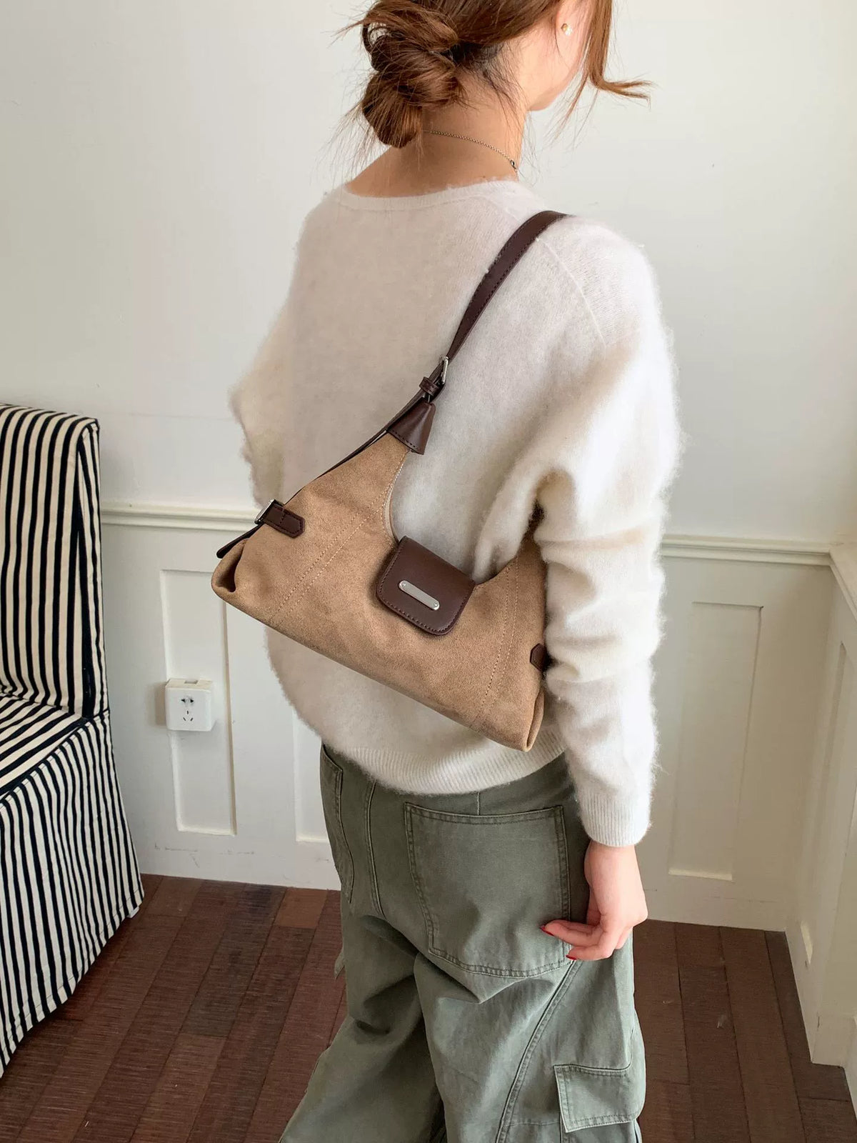 Design de nicho 2026 nova bolsa feminina OutonoRetro pequena bolsa quadrada de ombro Roupa de Trabalho bolsa de axila bolsa baguete