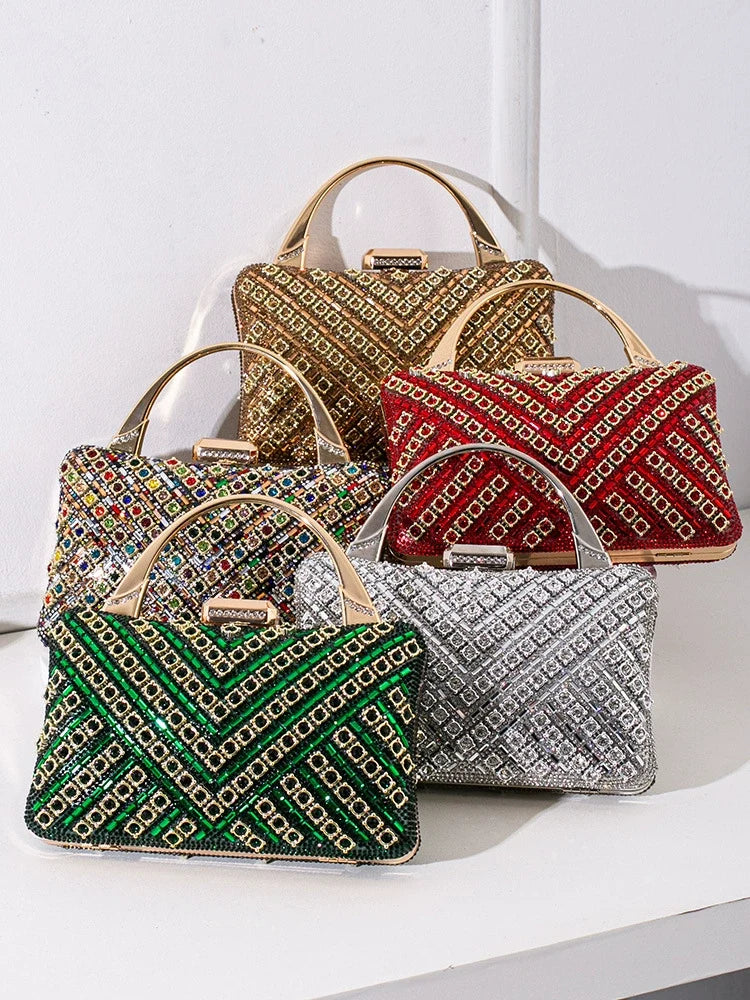 Bolsa de noite exclusiva transfronteiriça 2025 nova bolsa de banquete retrô europeia e americana bolsa feminina de alta qualidade com diamantes incrustados.