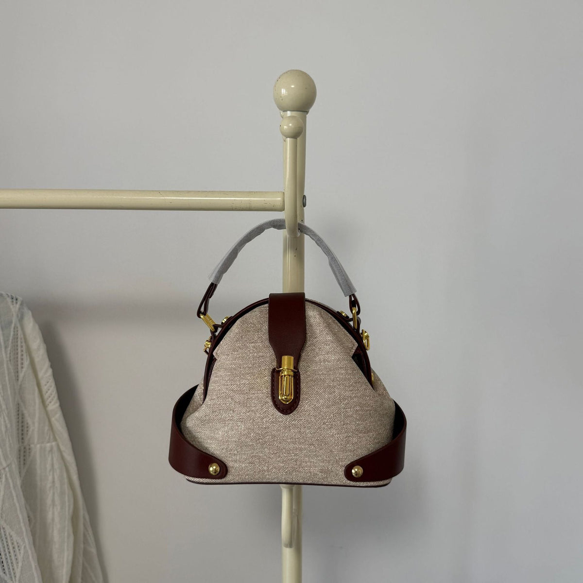 Bolsas femininas de luxo transfronteiriças 2026: Nova tendência, bolsa de mão e transversal versátil e moderna com textura simples e alça de ombro.