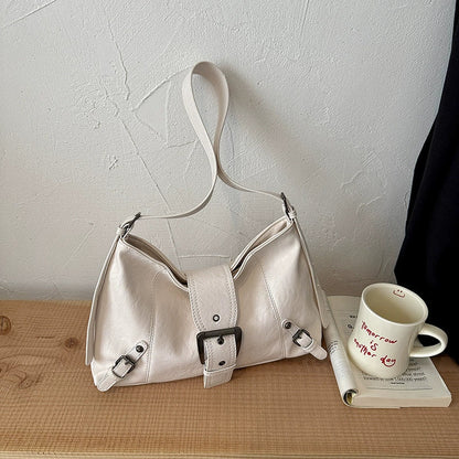 Nova Bolsa Feminina Franzida - Bolsa Minimalista de Couro Macio para Outono, Estilo Baguete - Bolsa Tote Pequena, Doce e Descolada para Motociclistas, de Ombro Único.