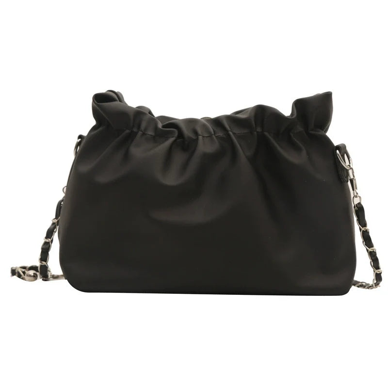 Bolsa de textura de nicho para mulheres 2024 nova bolsa de ombro versátil de verão com corrente transversal bolsa de nuvem plissada de alta qualidade.