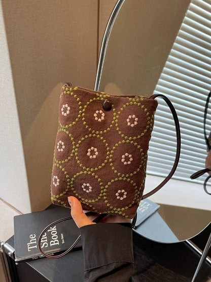 Bolsa bordada de estilo étnico transfronteiriço para mulheres 2026. Nova coleção. Retrô. Mais fácil de combinar. Bolsa para celular. Estilo nicho. Bolsa de ombro transversal casual.