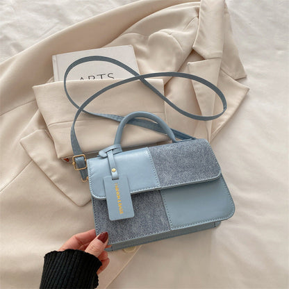 Bolsa pequena de design de nicho para mulheres 2024 inverno nova moda bolsa quadrada pequena de alto valor bolsa de ombro.