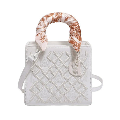 Bolsa Princesa Diana com Bordado Pesado, Nova Moda, Bolsa de Seda, Bolsa de Ombro de Alta Qualidade para Mulheres