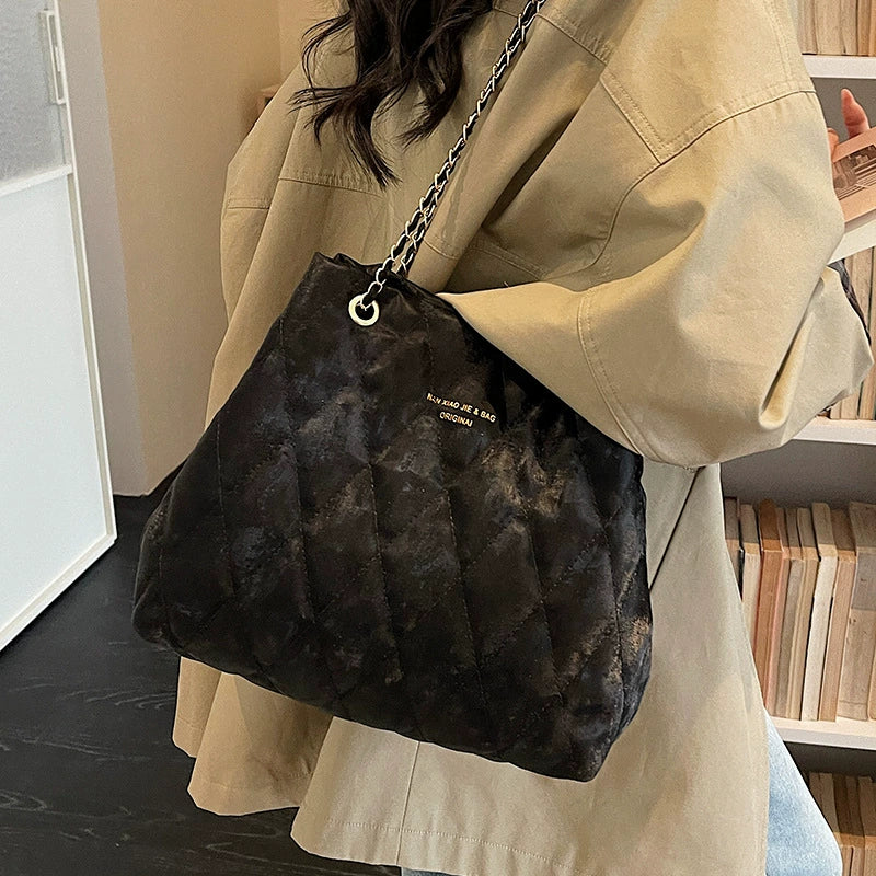 Bolsa Tote Matelassê Diamante de Grande Capacidade para Mulheres, Nova Bolsa de Ombro Estilo Coreano da Moda 2026, Bolsa Casual Versátil para o Dia a Dia.